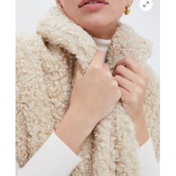 HYACINTH HOUSE Oversized Aspen Sherpa Vest - Picture 5 of 11